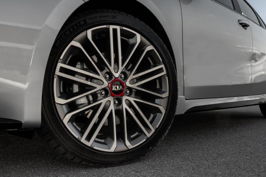 Колеса Kia Cerato GT 2019 года  (AU) (фото 6 из 10)